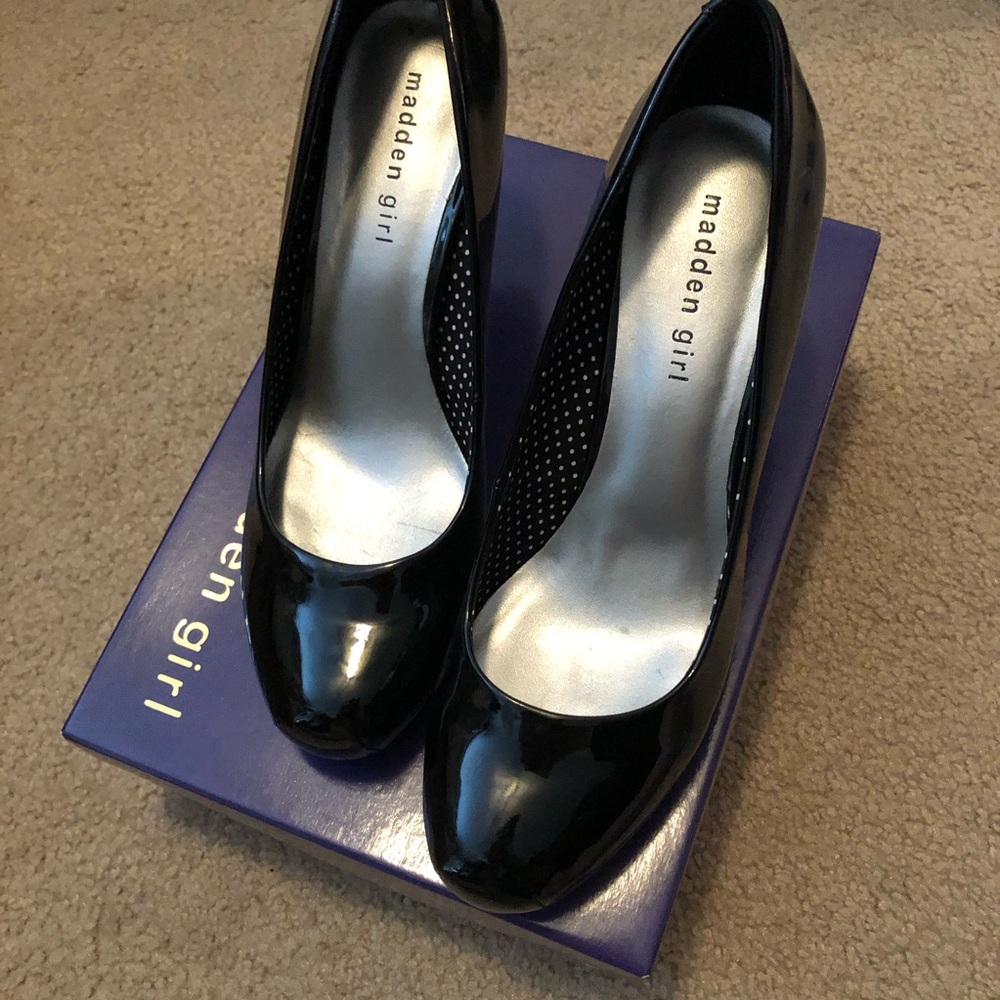 Madden girl black pumps